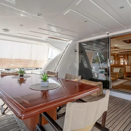 Botel Yate Presidencial Sant Adria de Besos
