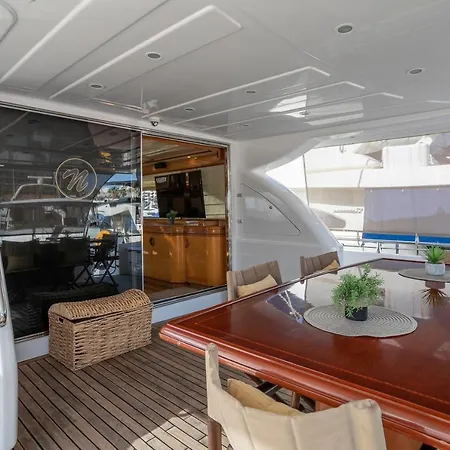 Botel Yate Presidencial Sant Adria de Besos
