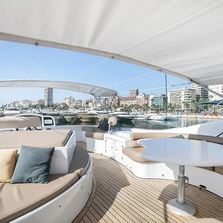 Botel Yate Presidencial Sant Adria de Besos